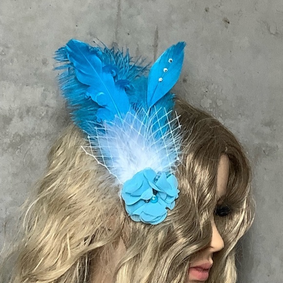 🍒 FEATHER HAIR PIECE FASCINATOR FLOWER BOHO BURLESQUE DANCER BLING PERFORMER - Picture 6 of 8